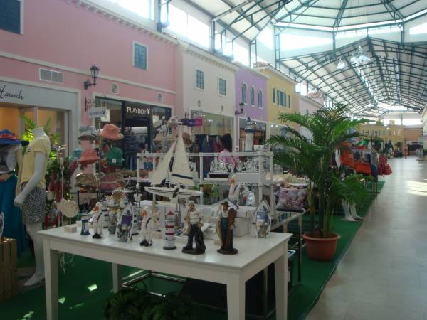 V Mall hall way