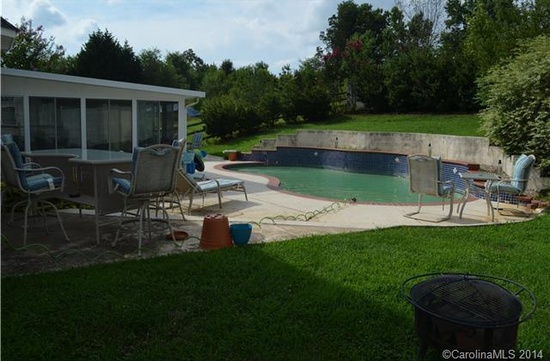 Pool.jpg