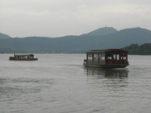 A tour on a lake