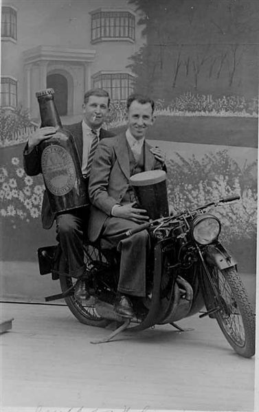 KNIGHT Edw. & friend Southport c.1935.jpg