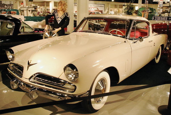 Studebaker-commander-starliner-1953.jpg
