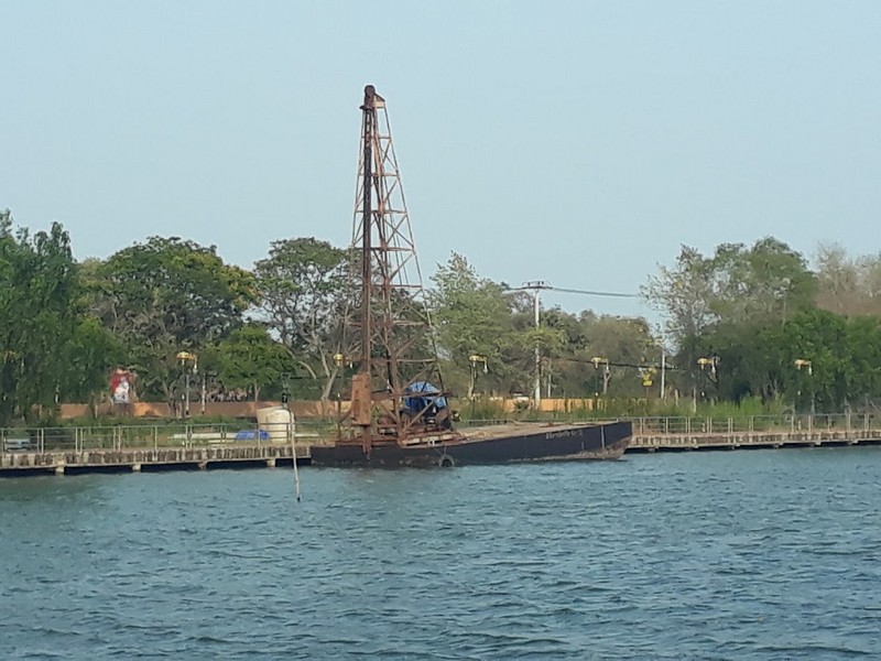 barge1.jpg