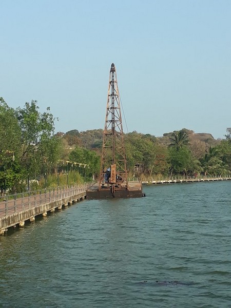 barge2.jpg