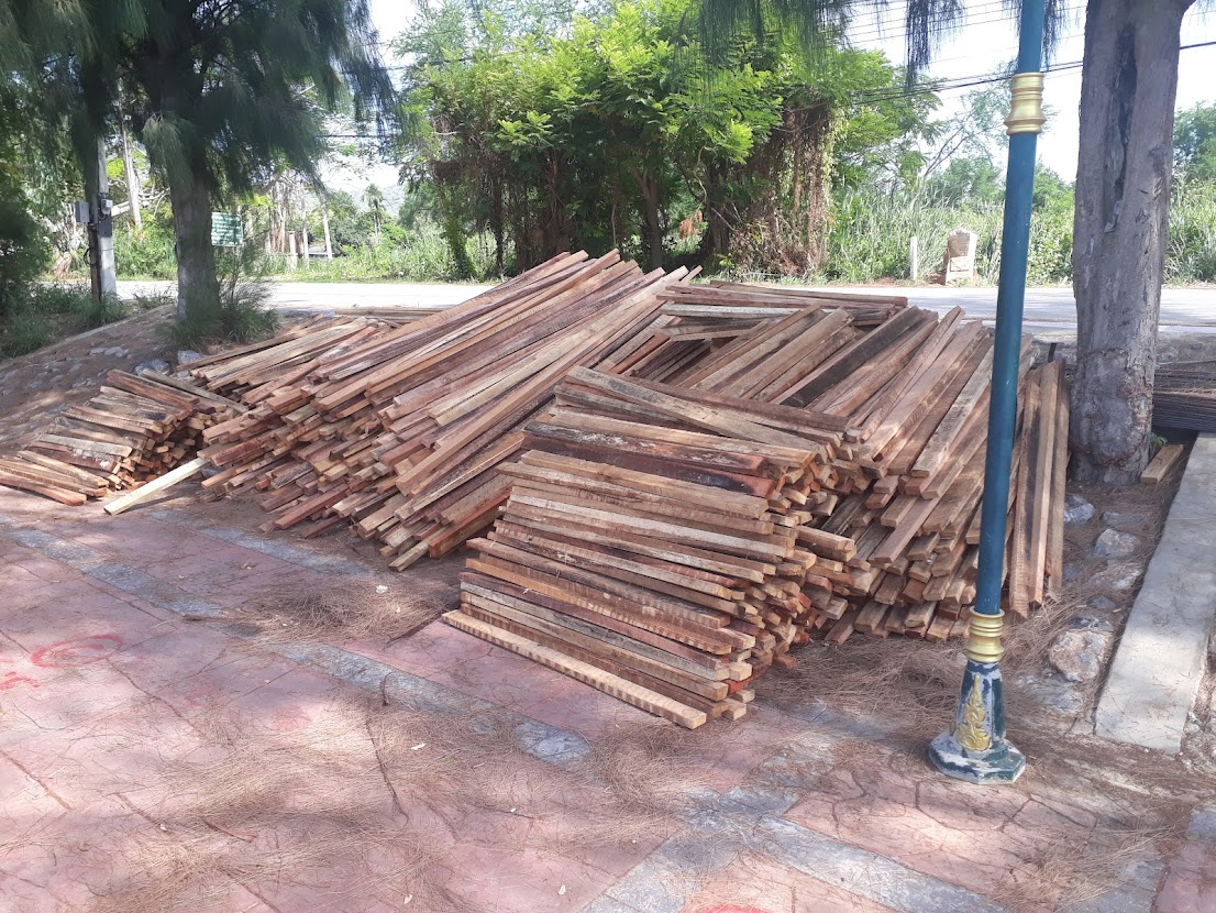 wood2.jpg