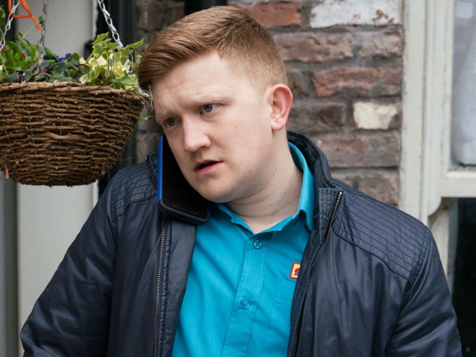 coronation-street-3-gemma-winter-chesney-brown-blood-4-1553551959.jpg
