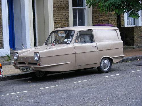reliant super-van.jpg